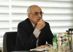 افرادی در وزارت جهاد، سازمان برنامه، دفتر معاون اول و بانک مرکزی نشسته‌اند و برای گرانی گوشت سیاستگذاری می‌کنند