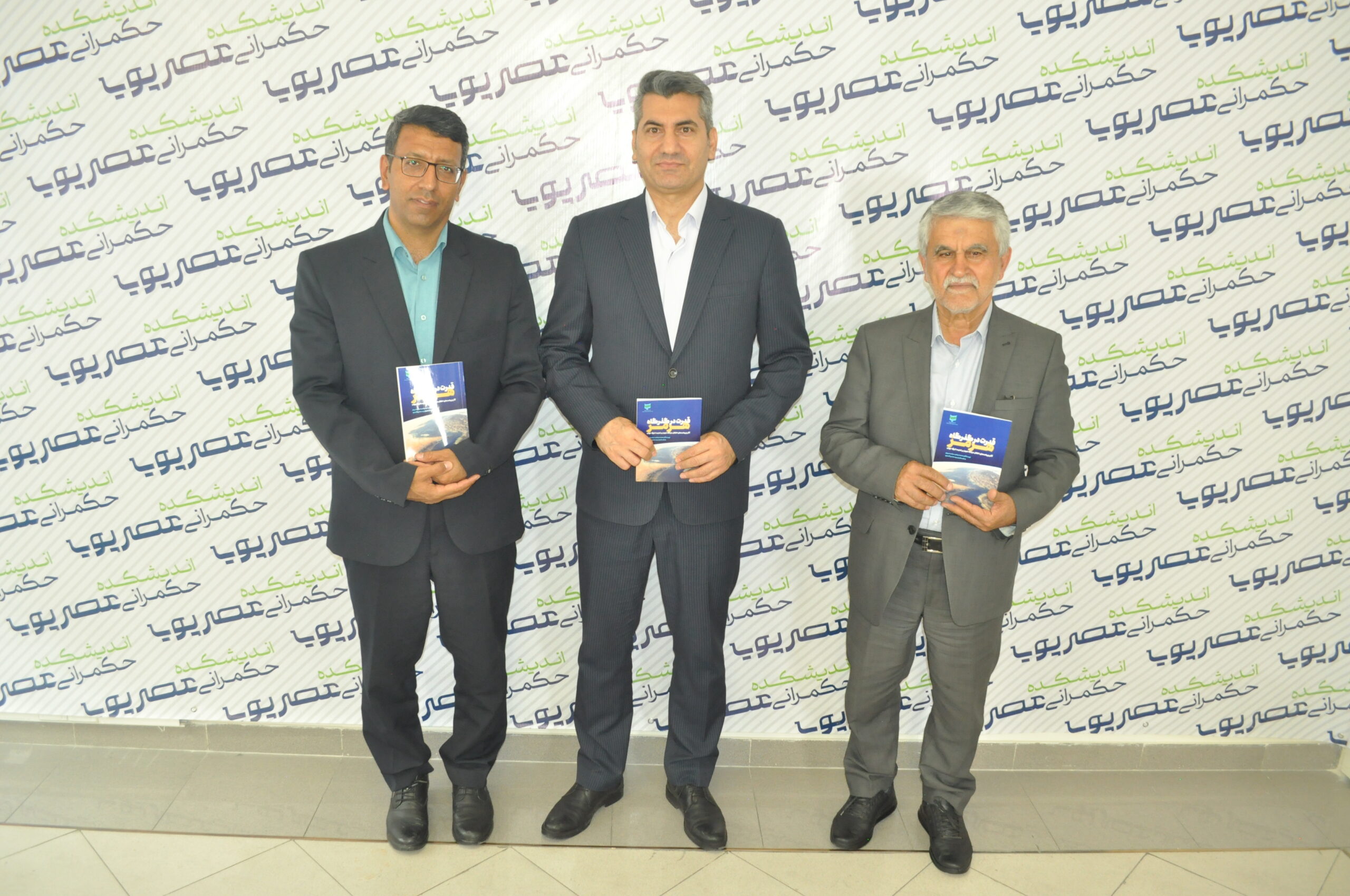 DSC 0401 scaled گزارش تصویری نشست رونمایی از کتاب قدرت در تنگه هرمز